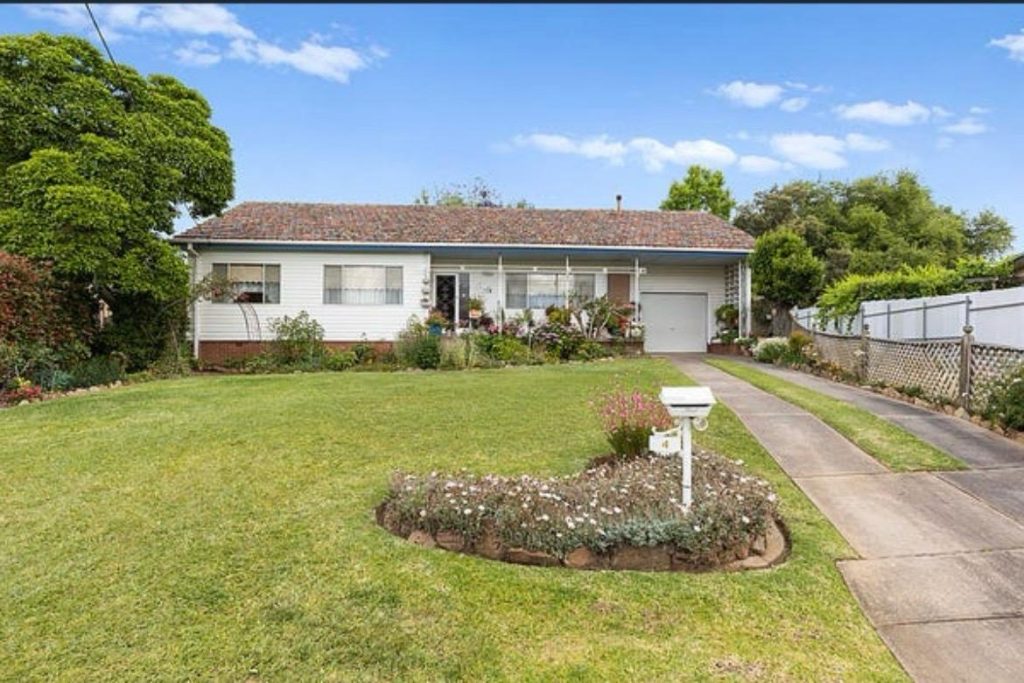 Off-market Kooringal home purchase